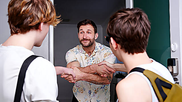 Pool guy fucks pair of gay twinks in retsless threesome