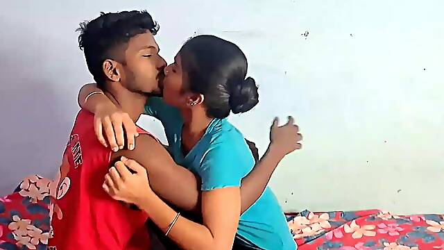 Amateur couple from India is making a sex tape