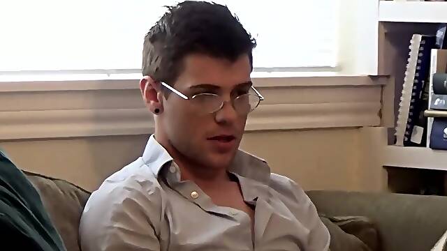 Kendoll Mace in Naughty knob jockey Kendoll Mace gets busy in bed solo - UniversityCrush