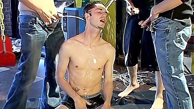 Kaleb Gets Stuffed & Soaked - Kaleb Scott, Ian Madrox