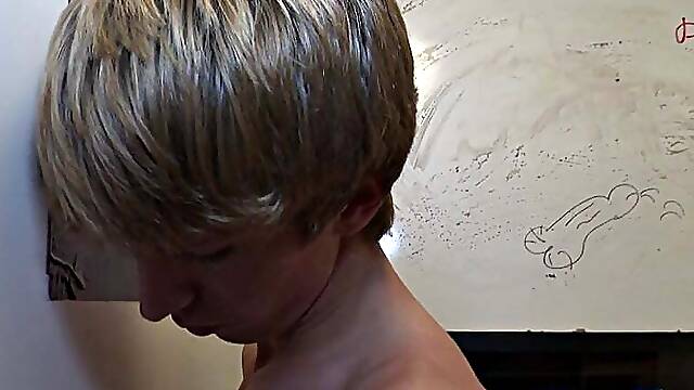 Naive straight stud gets gloryhole sucked by dude