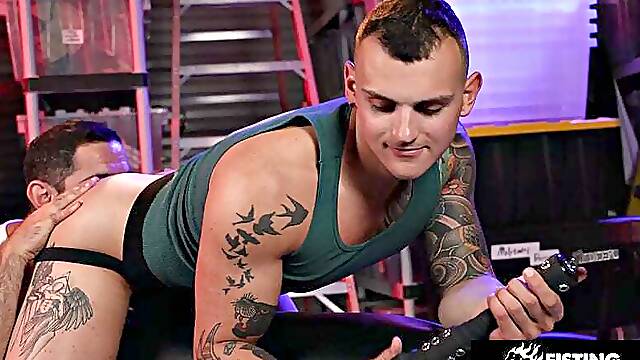 Bearded Beef Plays with Sub Cunt - FistingInferno