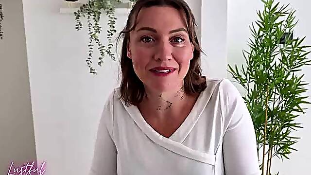 Accidental blind date with my Stepmom - The reason I love a hairy mature MILF
