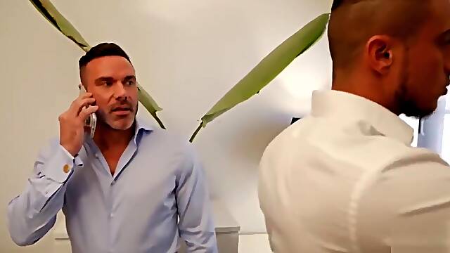 Klein Kerr, Manuel Skye – MAKING IT BIG The Fitting