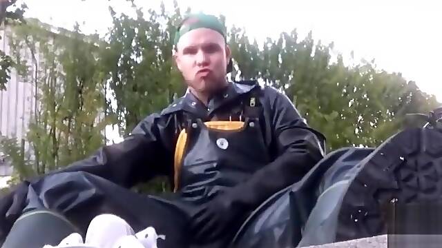Full rubber, boots, finally cum