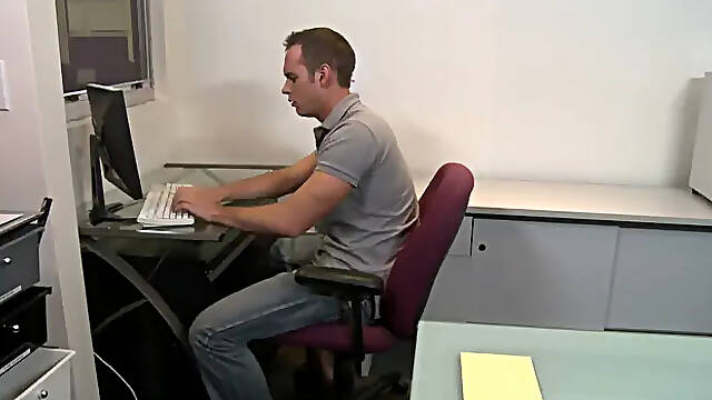 Men: Deep-throating the College Hunk