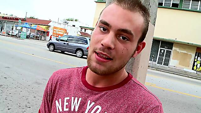 Andras Styles enjoys making gay love with a stranged in the street