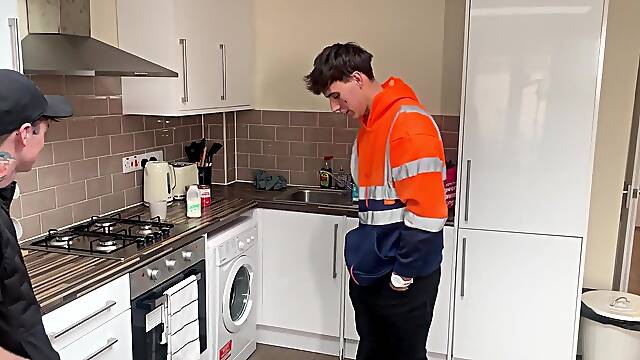 That guy Came to Fix My Washing Machine and Came in Me Instead – Repairman creampies Roadman