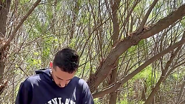 Hawt dad banging dick with large booty in public cruising