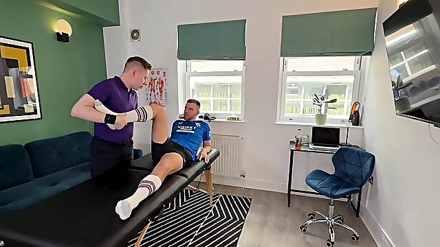 Sport massage - From knee check to unfathomable stretching