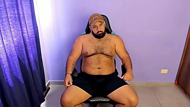 Bear wanking in the Studio