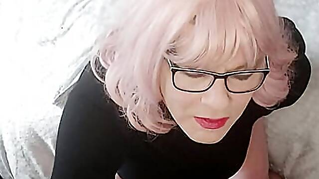 Juniper Berri UK crossdresser Sunday dildo fun