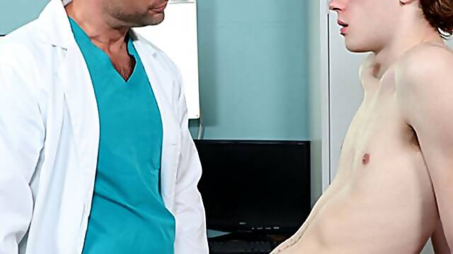 Doctor DILF Fucks Skylar Hard, Topping The Sweet Guy And Stretching Out His Tight Hole