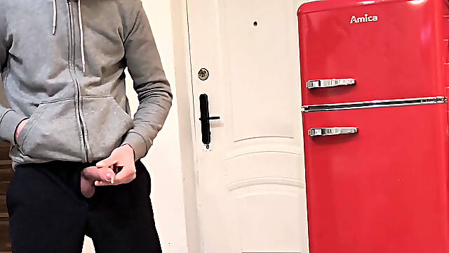 Some Handsfree From Thomas with Pissing.