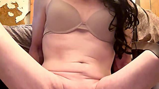 Transvestite Dildo Bouncing!!!