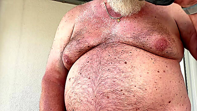 Ralf, the fat, deviant jerk-off pig, shows once again what he does best.