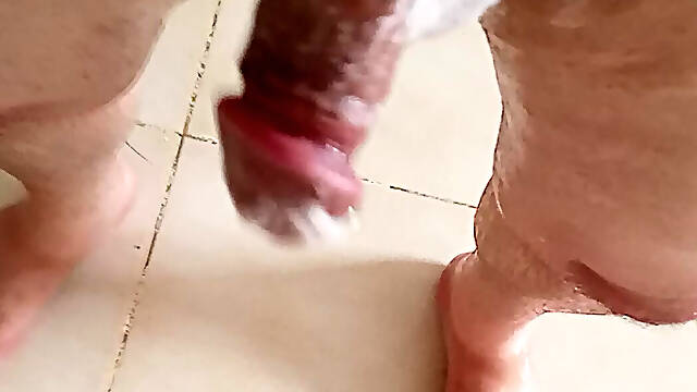 I masturbate while washing my penis in the shower